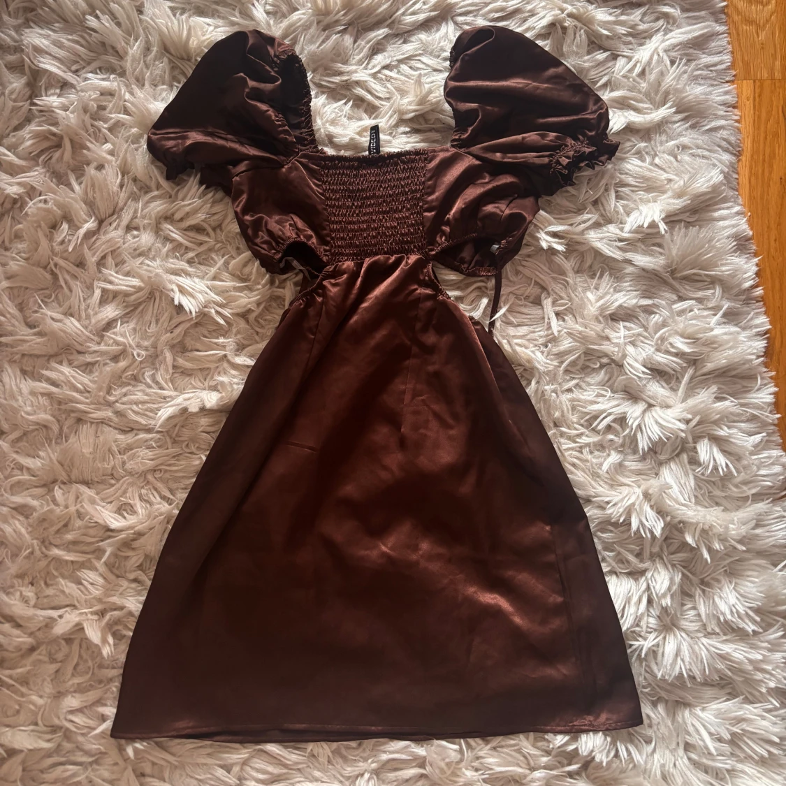 Brun satinklänning  - 1
