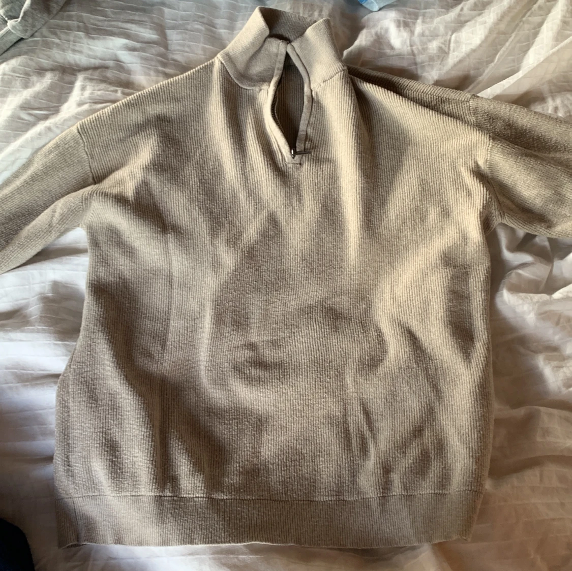 Beige stickad half zip-tröja Lindex