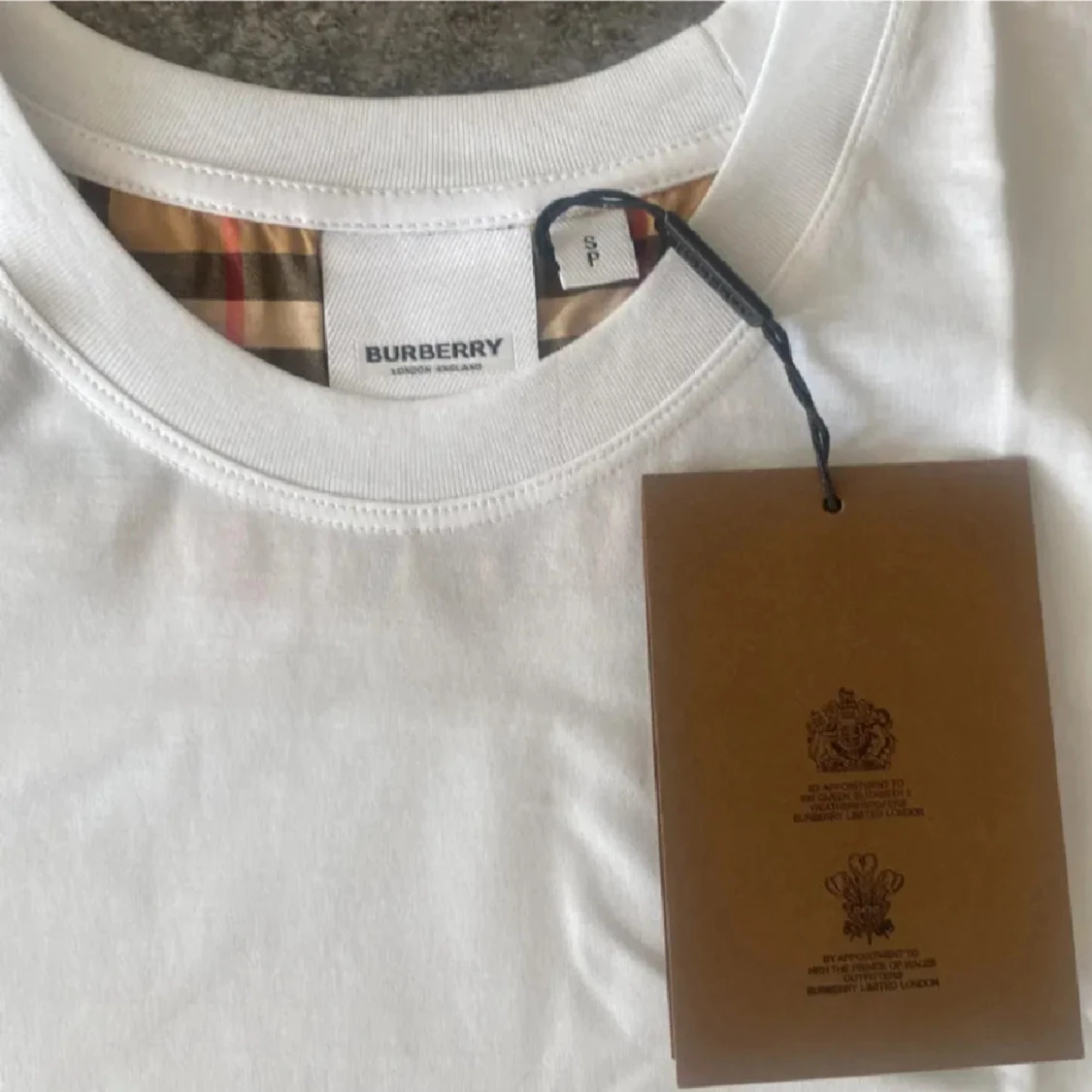 Vit Burberry t-shirt med rutiga ärmar - 3