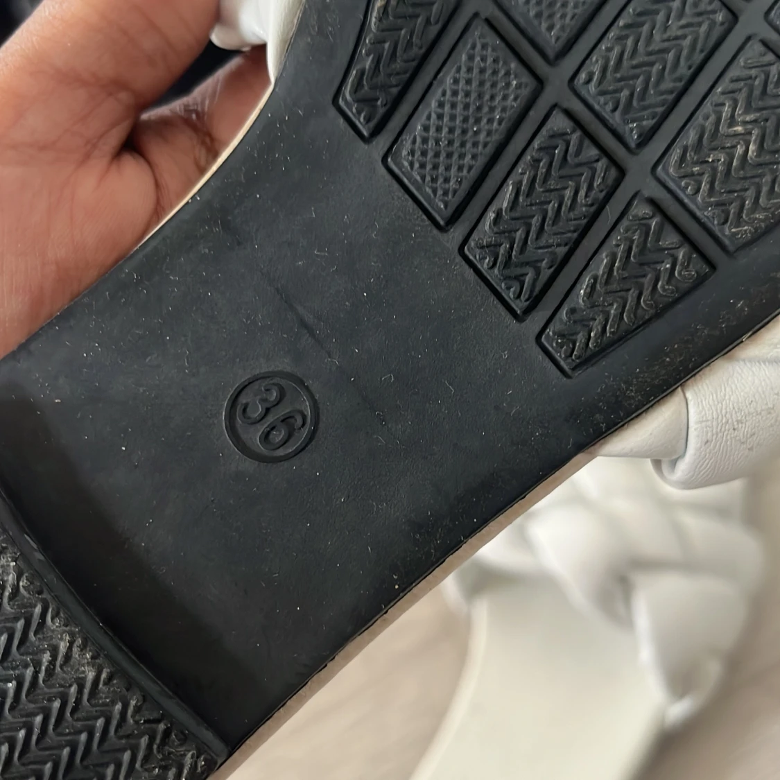 Vita flätade sandaler i storlek 36 - 1