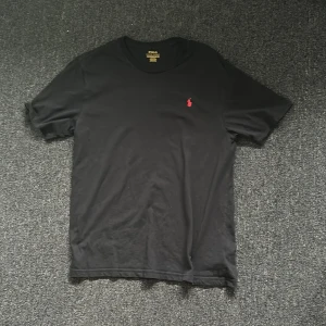 Ralph Loren T-shirt - Säljer billigt köp nu