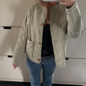 Jacka  - Från primark i storlek xs, jag är 163 cm