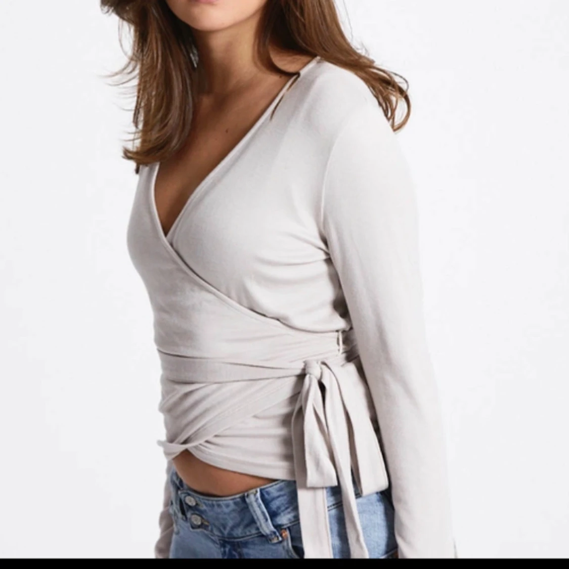 Omlottopp med knyt i svart  - 1