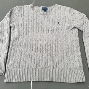 Ralph lauren - Storlek XS, och i helt nytt skick, använd 2 gånger och inget fel på den. Längden på den är 60 cm. Och tvättas innan det skickas