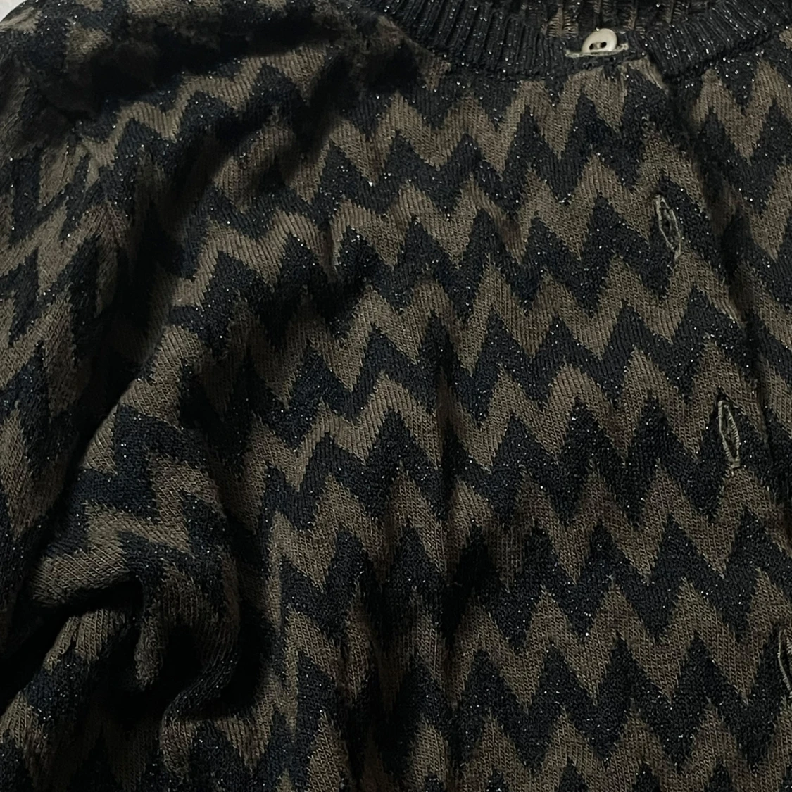 Brun och svart kofta med zigzag-mönster - 3