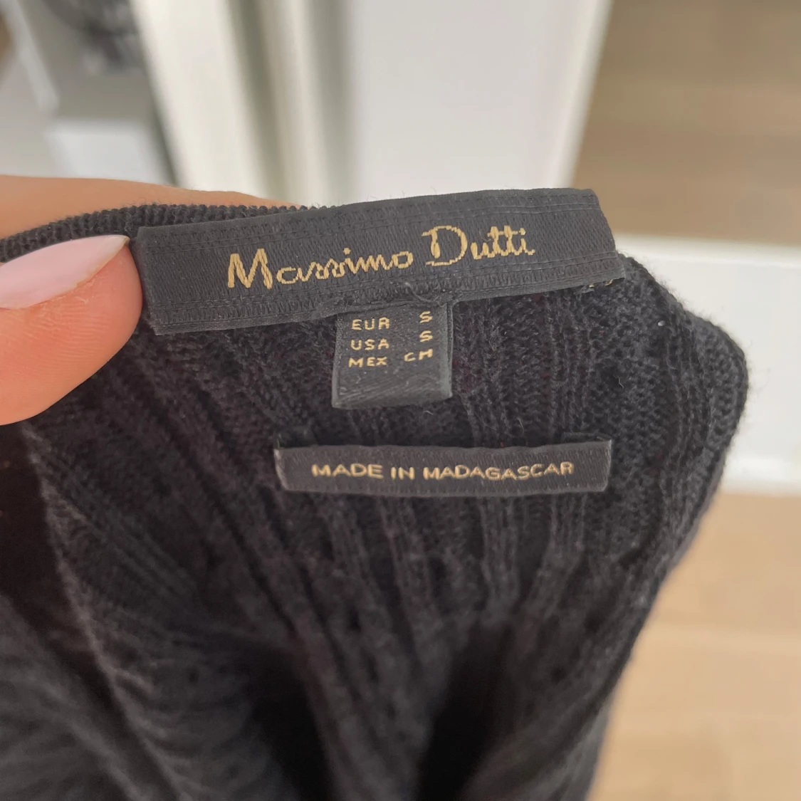 Svart kabelstickad tröja från Massimo Dutti - 2