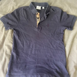 Burberry piké  - Fin burberry piké med inga defekter. Xs men passar också S