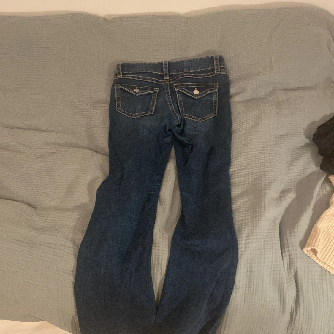 Mörkblå bootcut jeans - 2