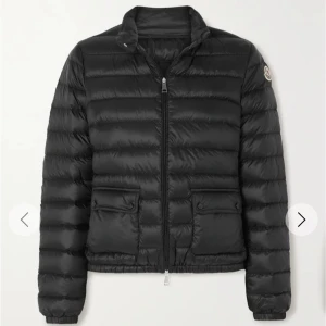 Moncler jacka - Moncler jacka, storlekar 1-4 finns  endast 2000kr