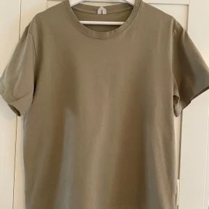 ARKET T-shirt - Använd en gång mycket bra skick
