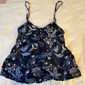 Blått linne med knappar - Superfint skick!💞