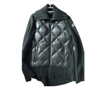 SÖKER!!! - Söker denna Moncler cardigan i storlek S/M🥰🙏