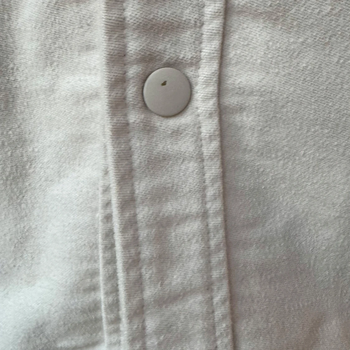 Beige overshirt med knappar - 3