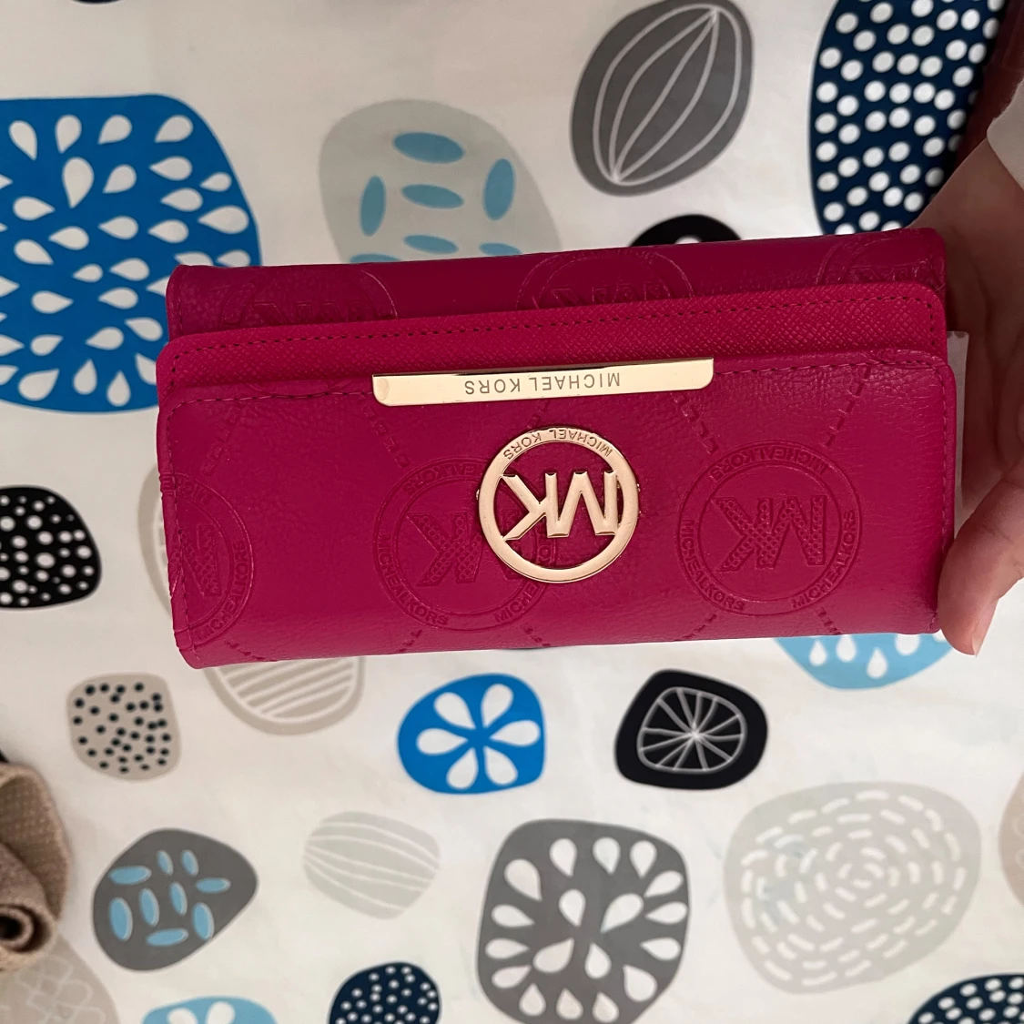 Brun och rosa plånbok från Michael Kors - 1