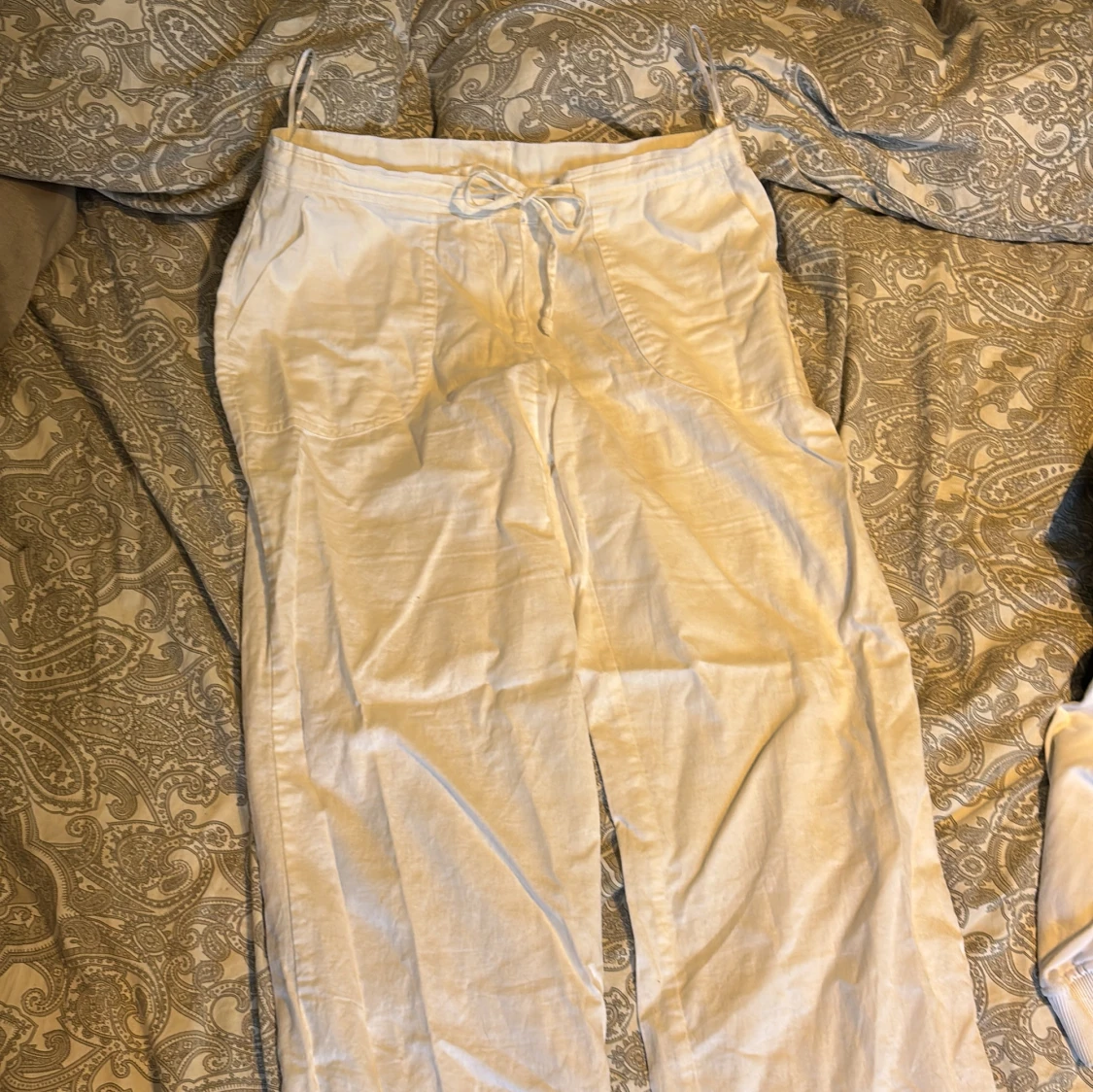 Vita linnebyxor från bpc