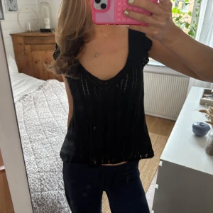 stickad sommartopp - sååå söt men kommer inte till användning 🥹🥹🥹🥹