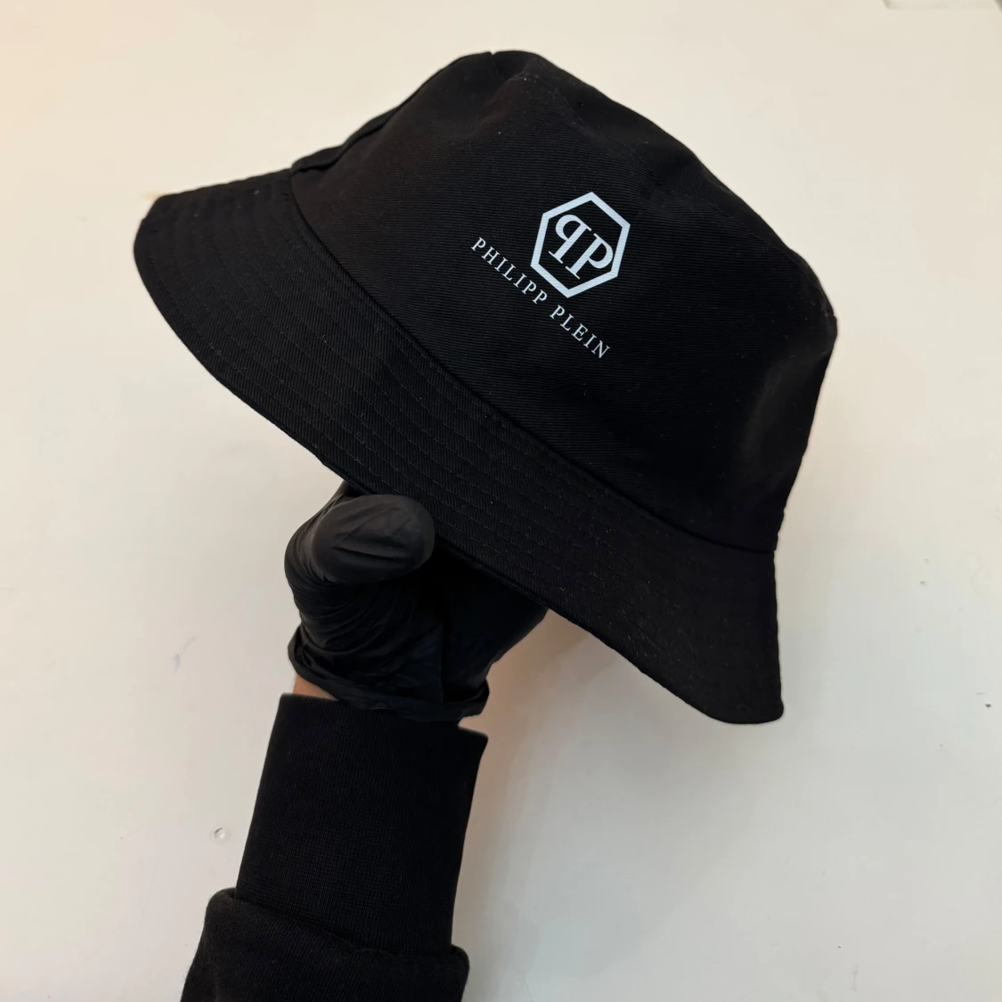 Svart bucket hat från Philipp Plein - 2