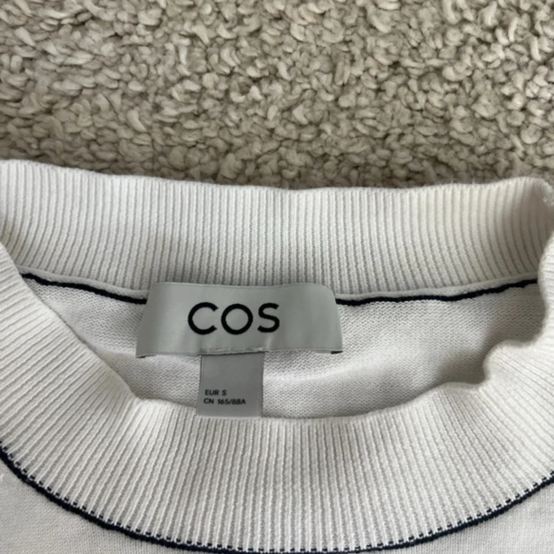Vit kortärmad tröja från COS - 2