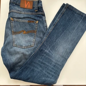 Nudie jeans - Säljer nu dessa Jeans från Nudie, De har egengjorda slitningar och är 32/34. Hör av dig om du har några funderingar 