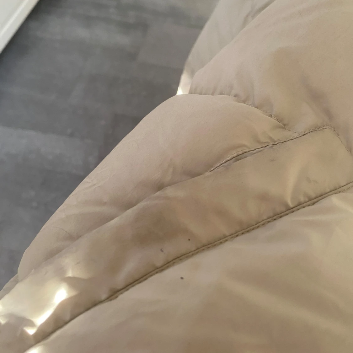 Beige pufferjacka från Calvin Klein - 1