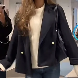 Blå kappa - Blå kappa från Gina Young i strl 158/164 passar xs/s