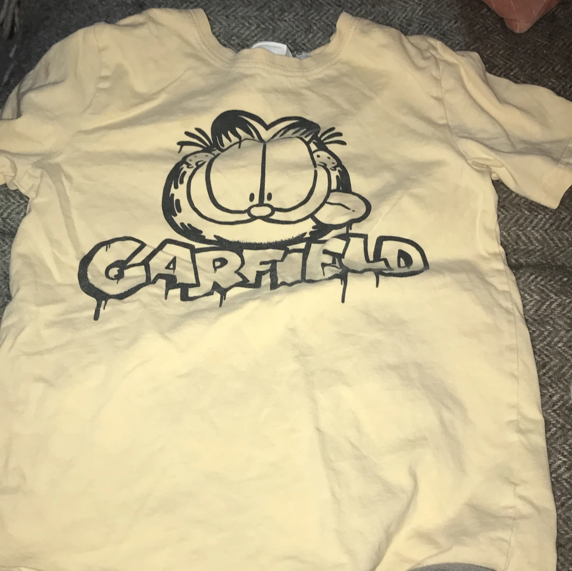 Beige Garfield t-shirt