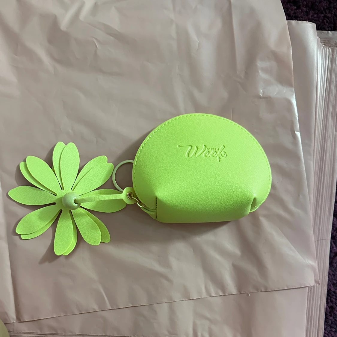 Plånbok med blomdetalj - 2