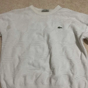 Lacoste - Jätte bra skick, knappt använd, inte en skråma