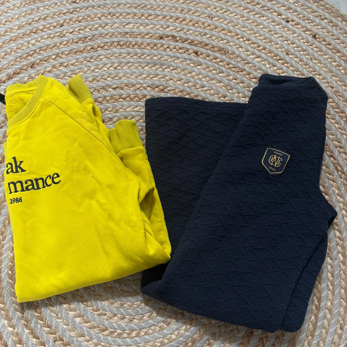 Gul sweatshirt från Peak Performance - 1