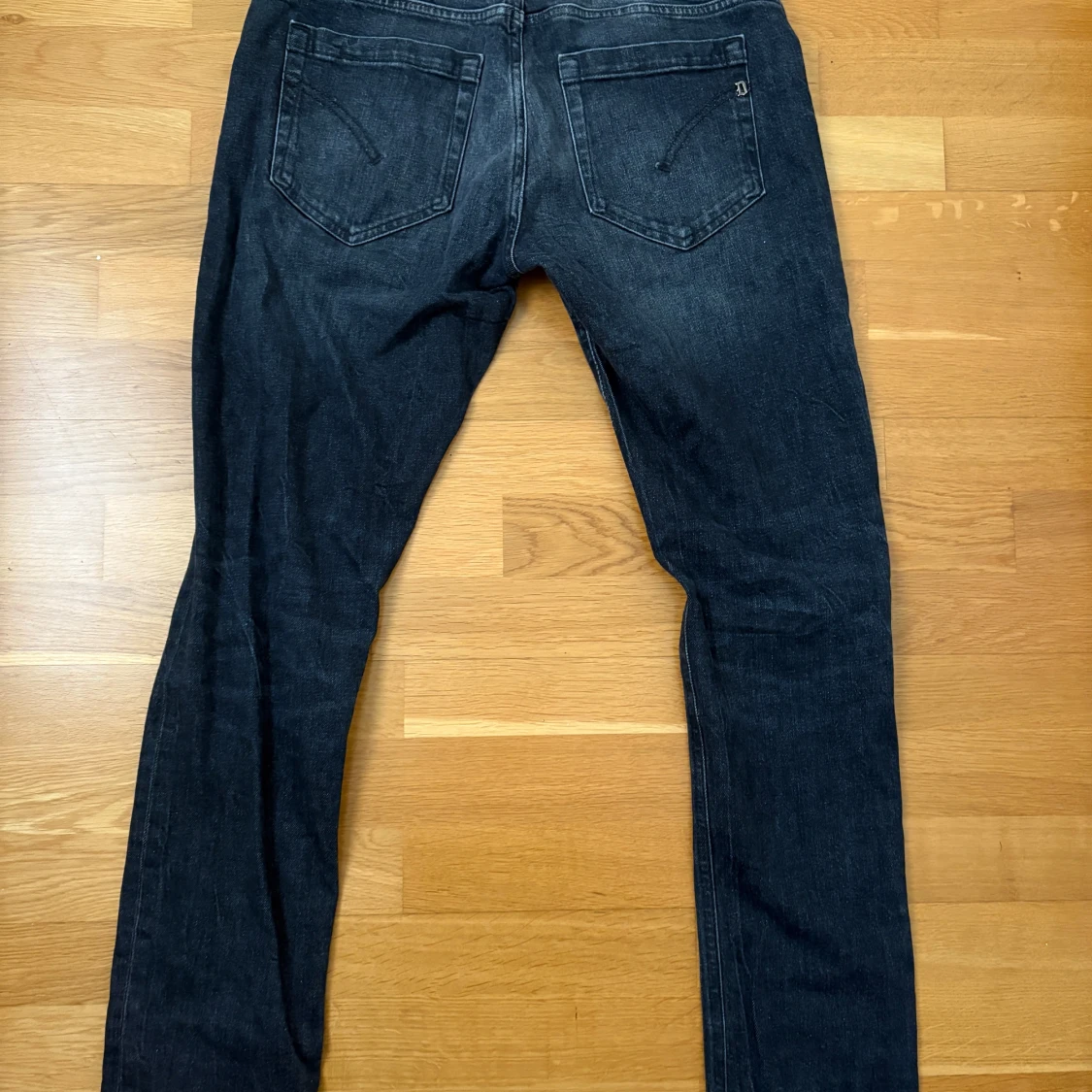 Svarta jeansbyxor från Dondup - 1