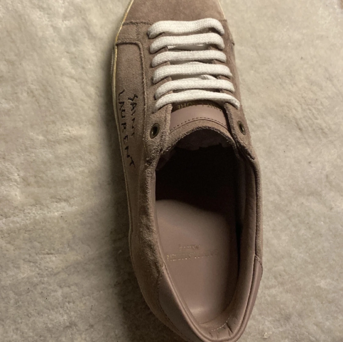 Beige mocka sneakers från Saint Laurent - 4