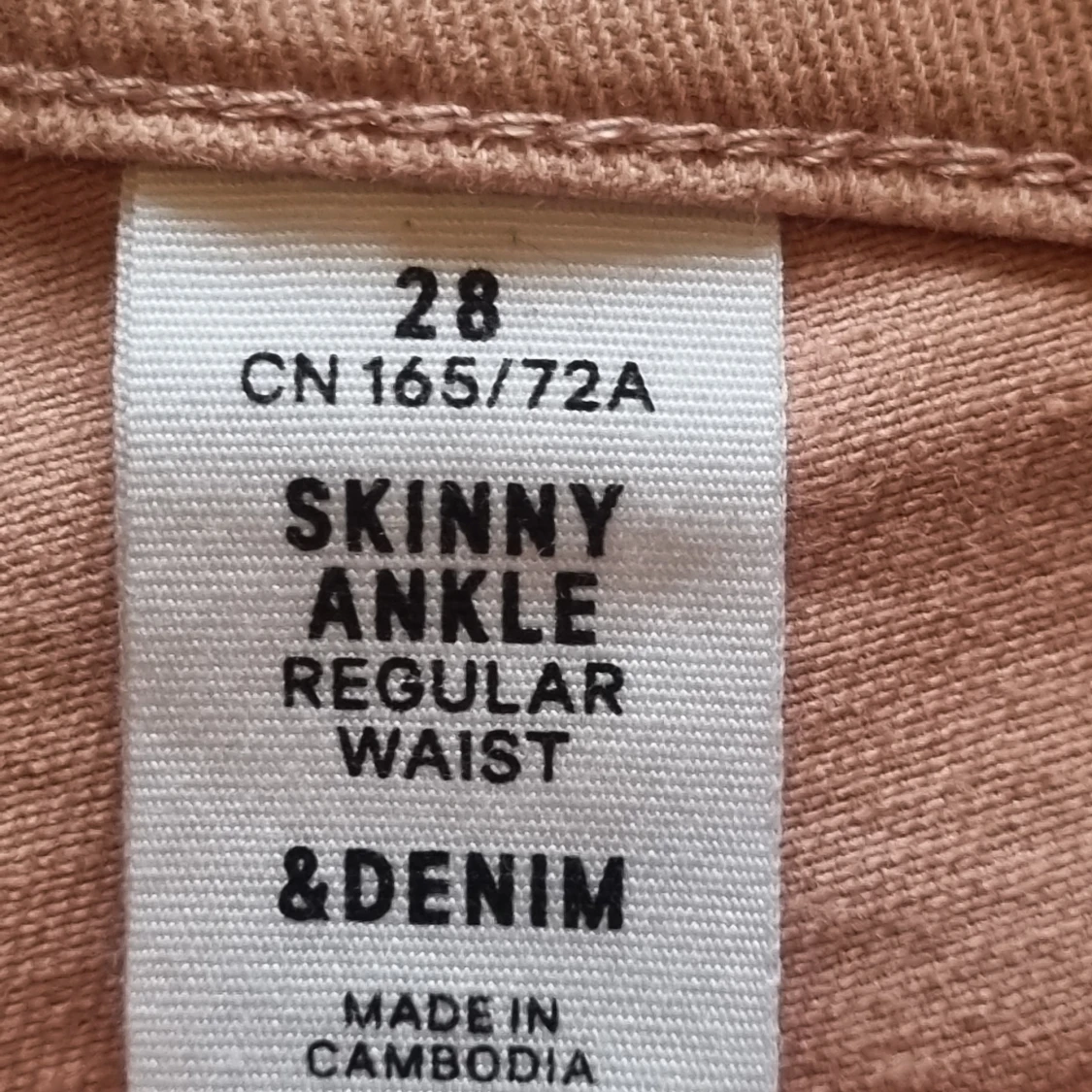 Rosa skinny jeans från &Denim - 2