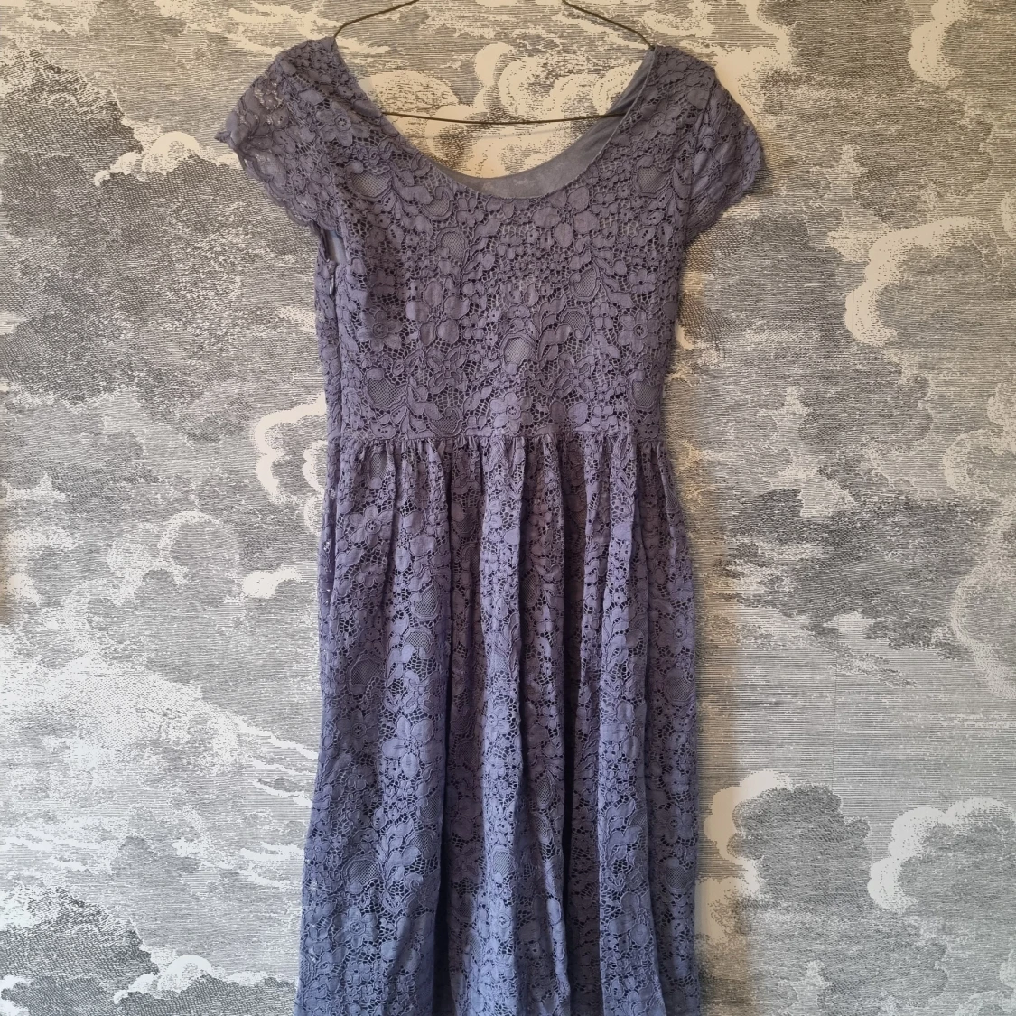 Blå spetsklänning från Ellos