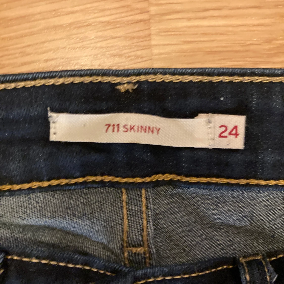 Levi's 711 Skinny Jeans W24 L30 - 2