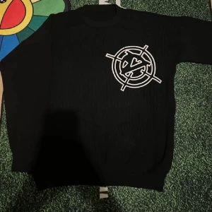 Svart Vicinity tröja - Helt ny och oanvänd 