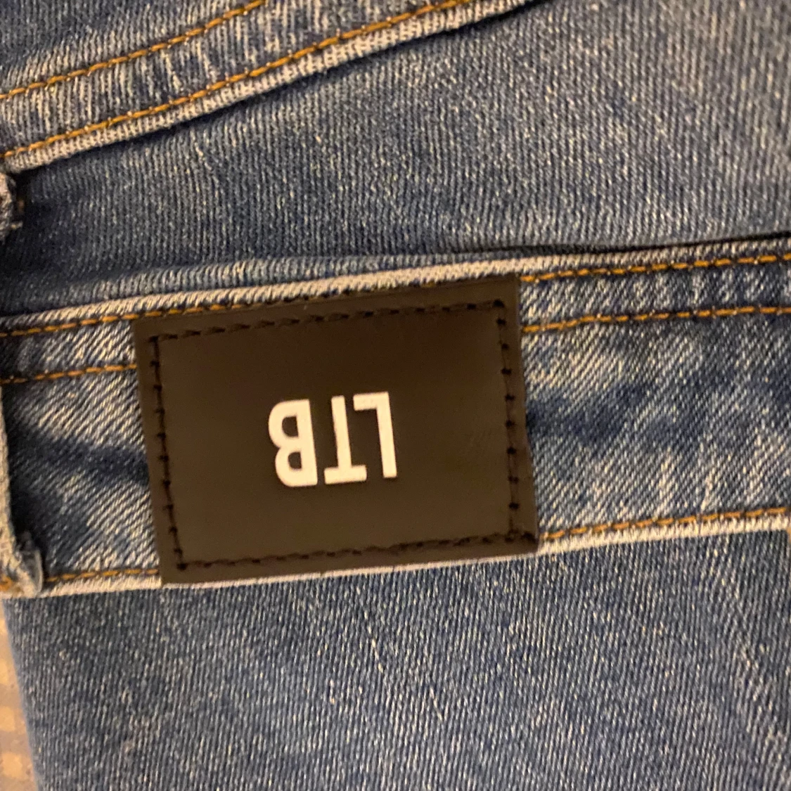 Blå bootcut jeans från LTB