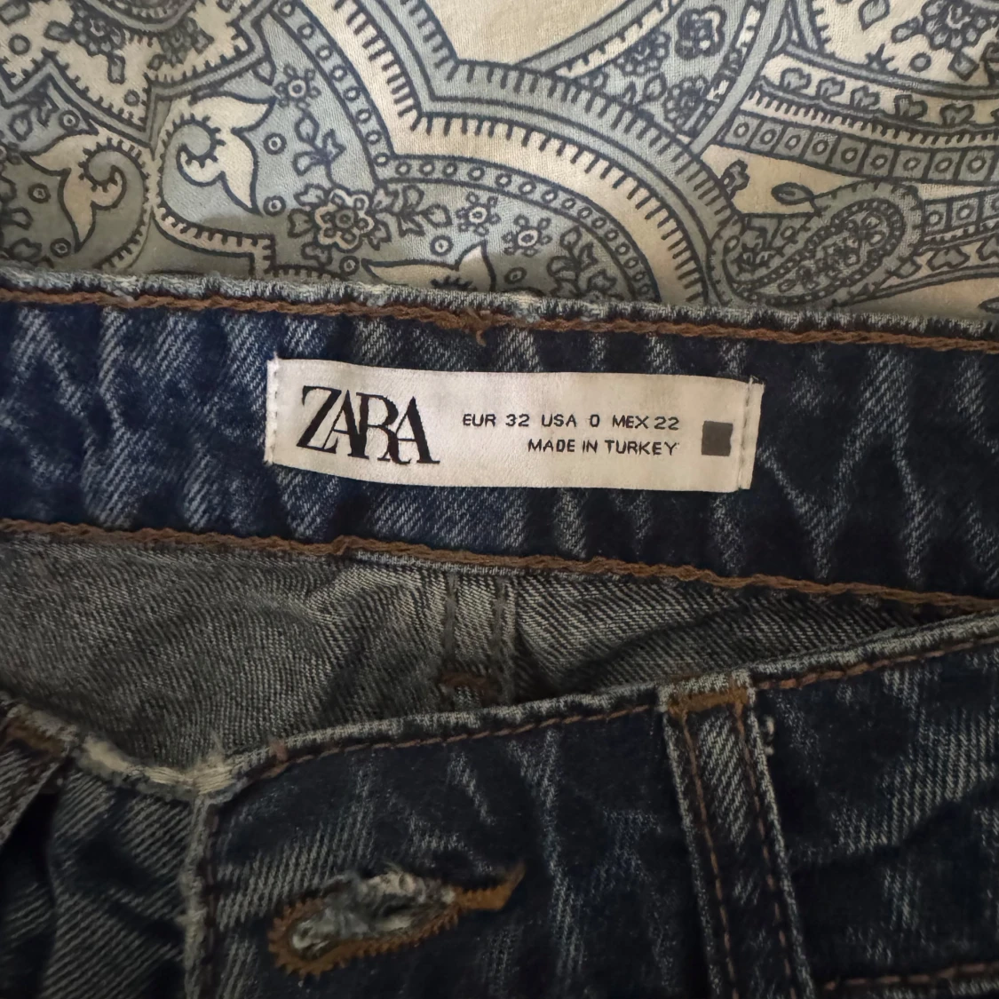 Blå raka jeans från Zara, strl 32 - 1