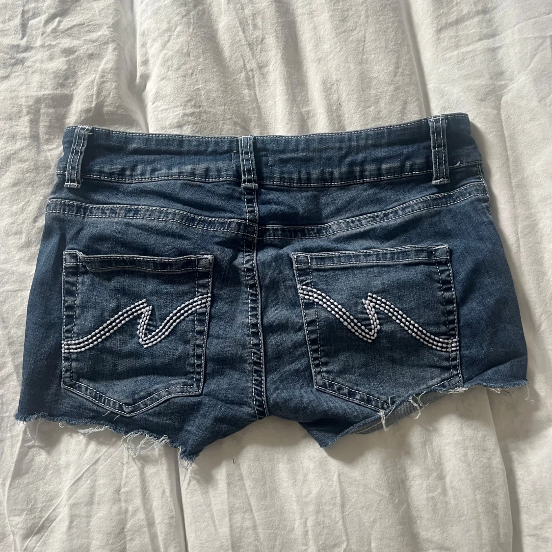 Blå jeansshorts från Nelly 