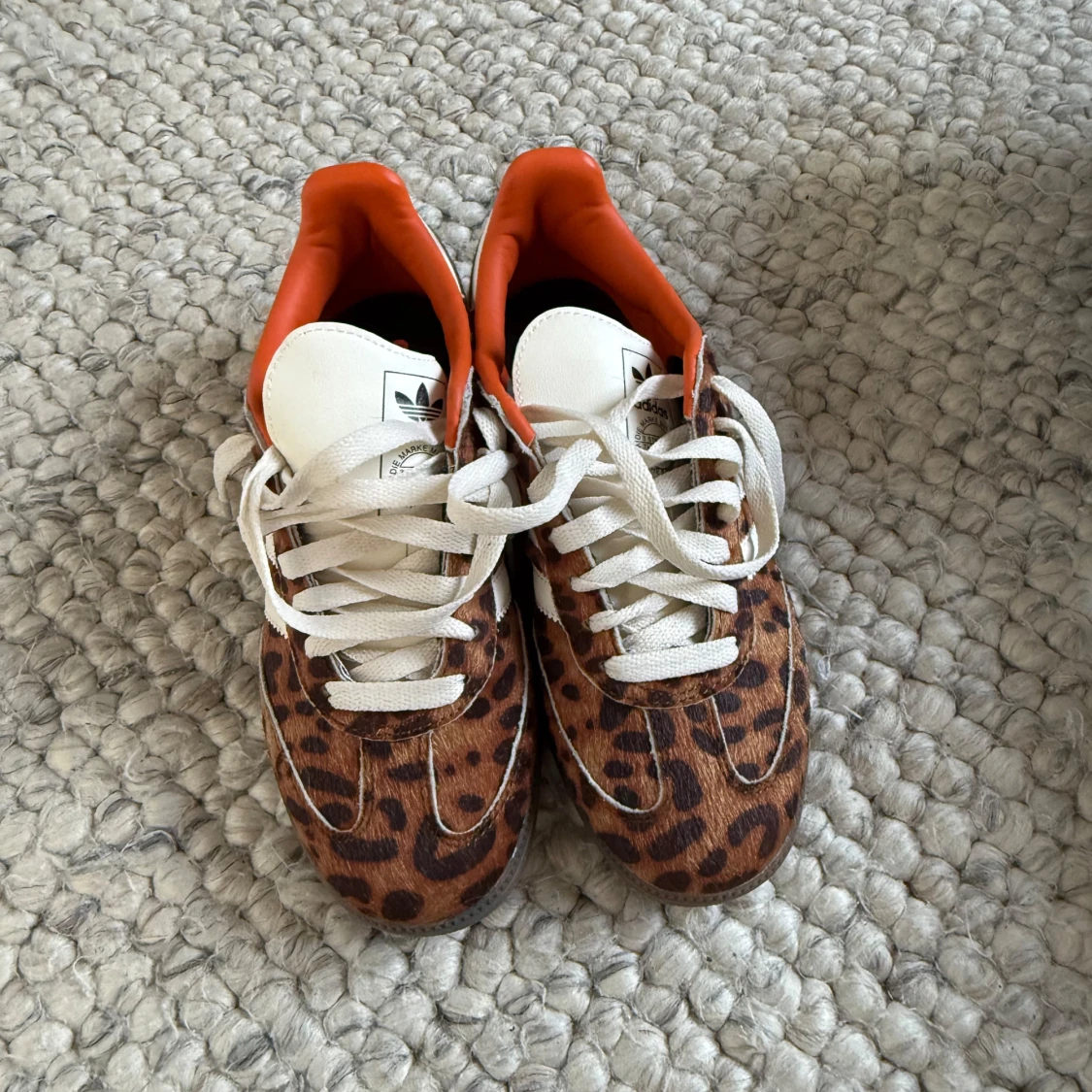 Adidas Samba leopardmönstrade sneakers - 1