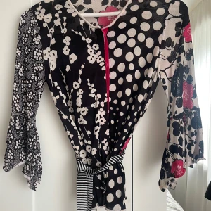 Kenzo topp cardigan - Mönstrad cardigan med trekvartsärm i silke