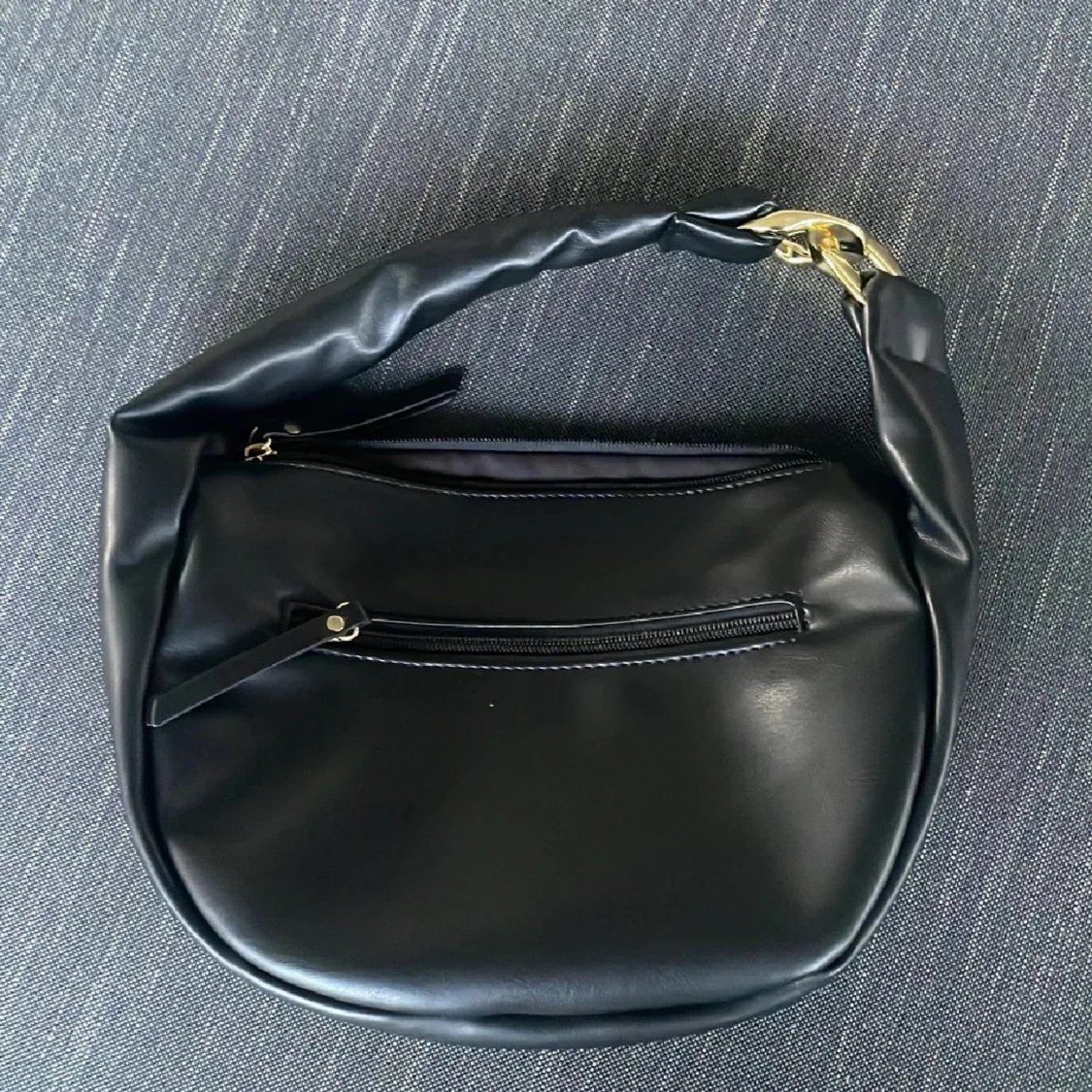 Svart axelväska från Art Street London - 1