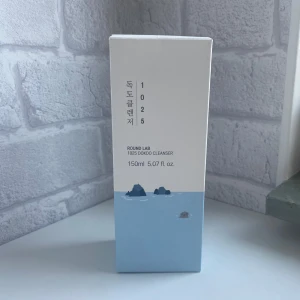 Cleanser  - Från koreanska märket roundlab. Den är testad 2 ggr men passade tyvärr inte min hy. Är väldigt hypad på sociala medier. 