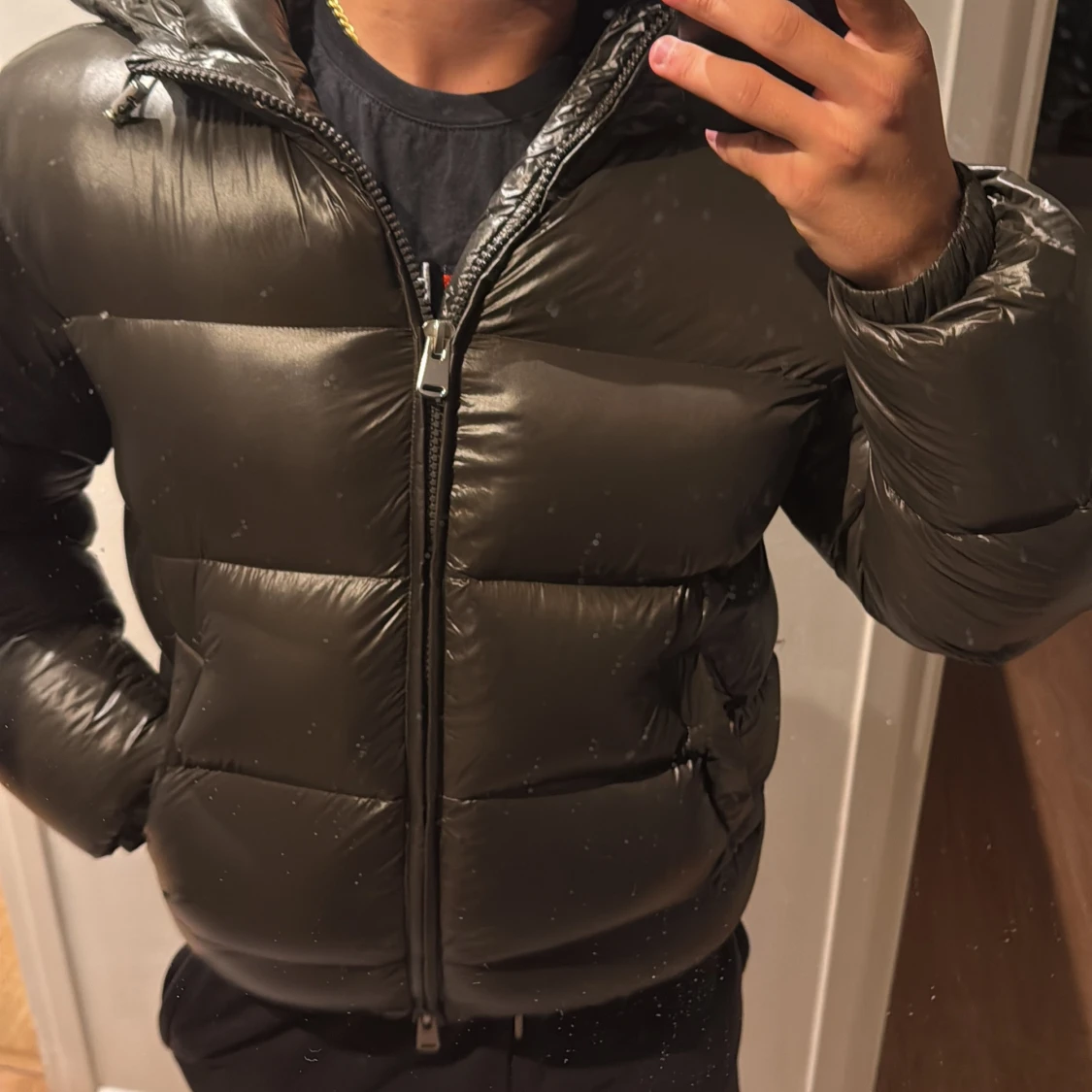 Olivegrön pufferjacka från Zara med huva - 3