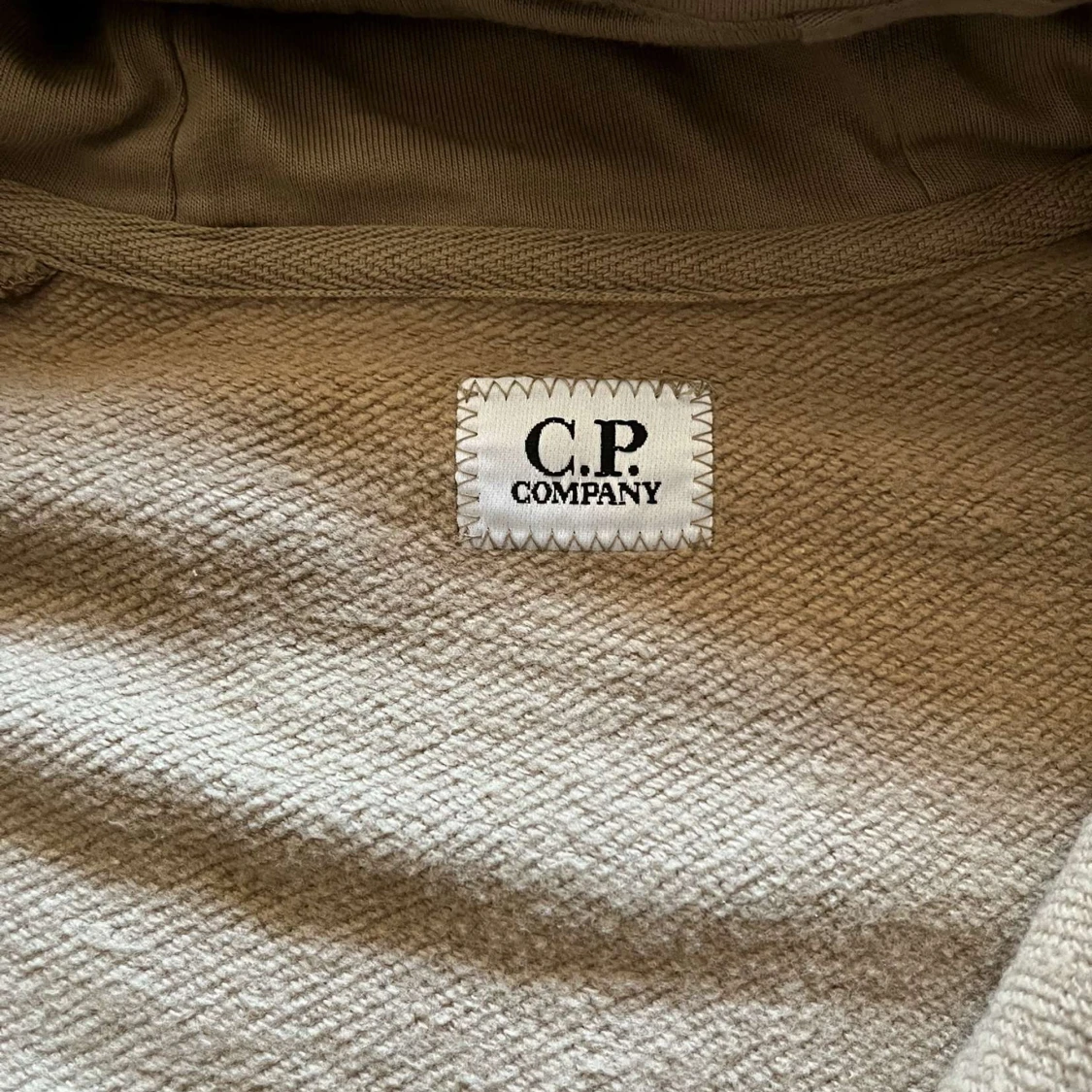 Beige hoodiejacka med goggles C.P. Company - 3