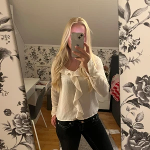 Blus vit  - Jätt fint skick inga defekter