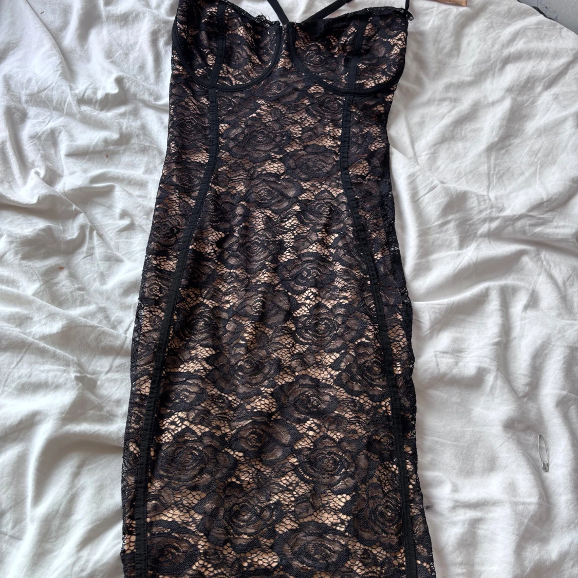 Svart spetsklänning från SHEIN - 1