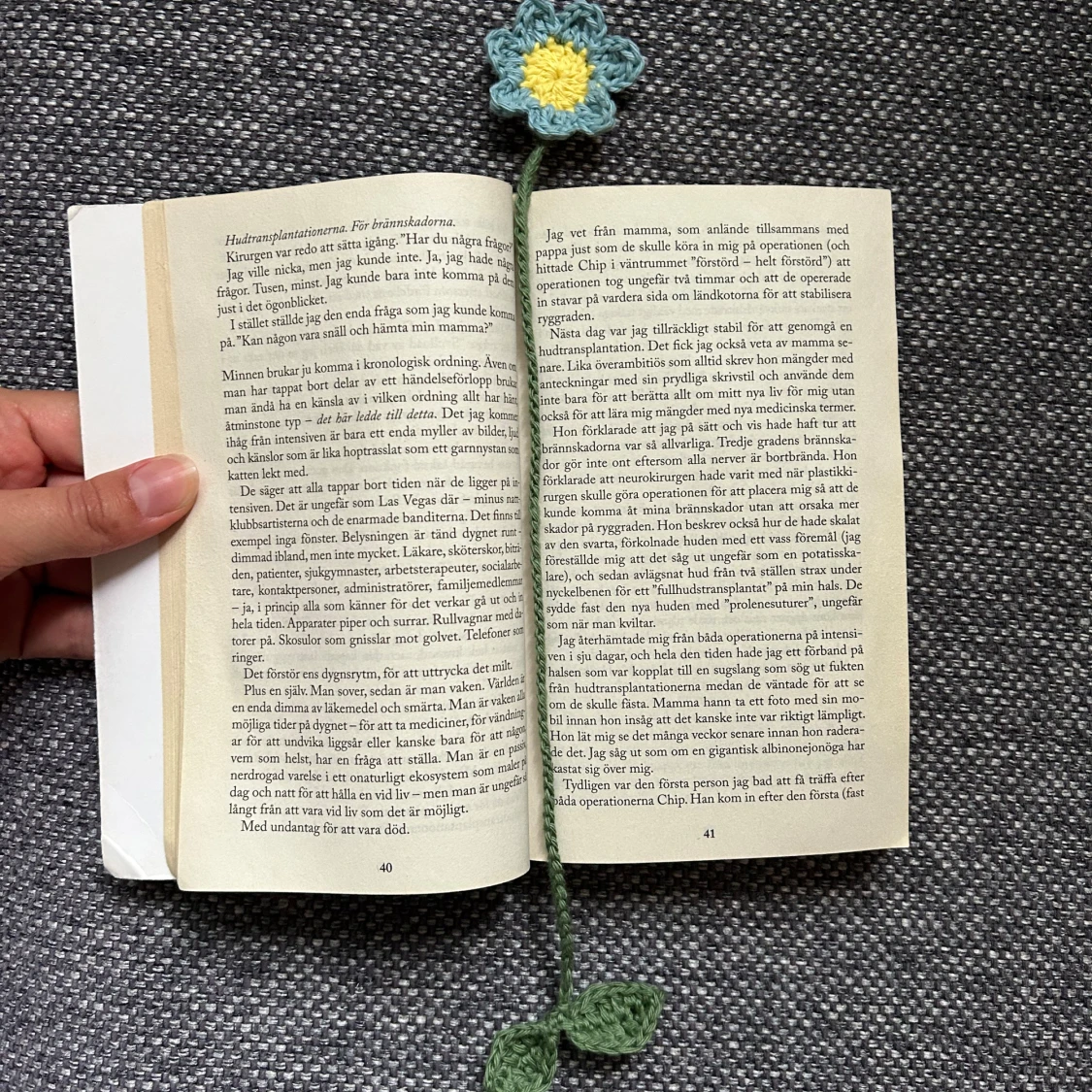 Virkat bokmärke - blomma - 2