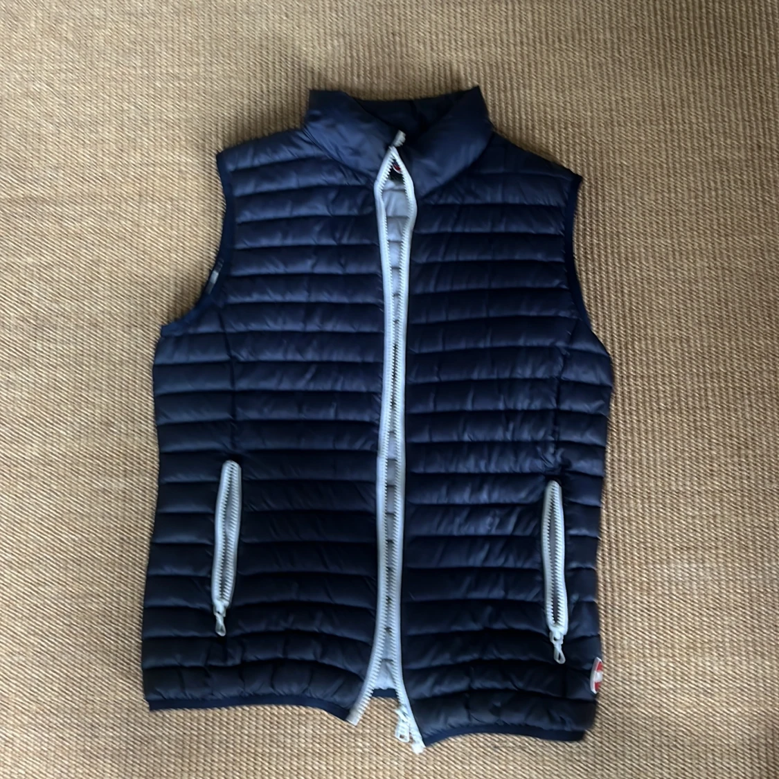 Mörkblå dunväst Colmar