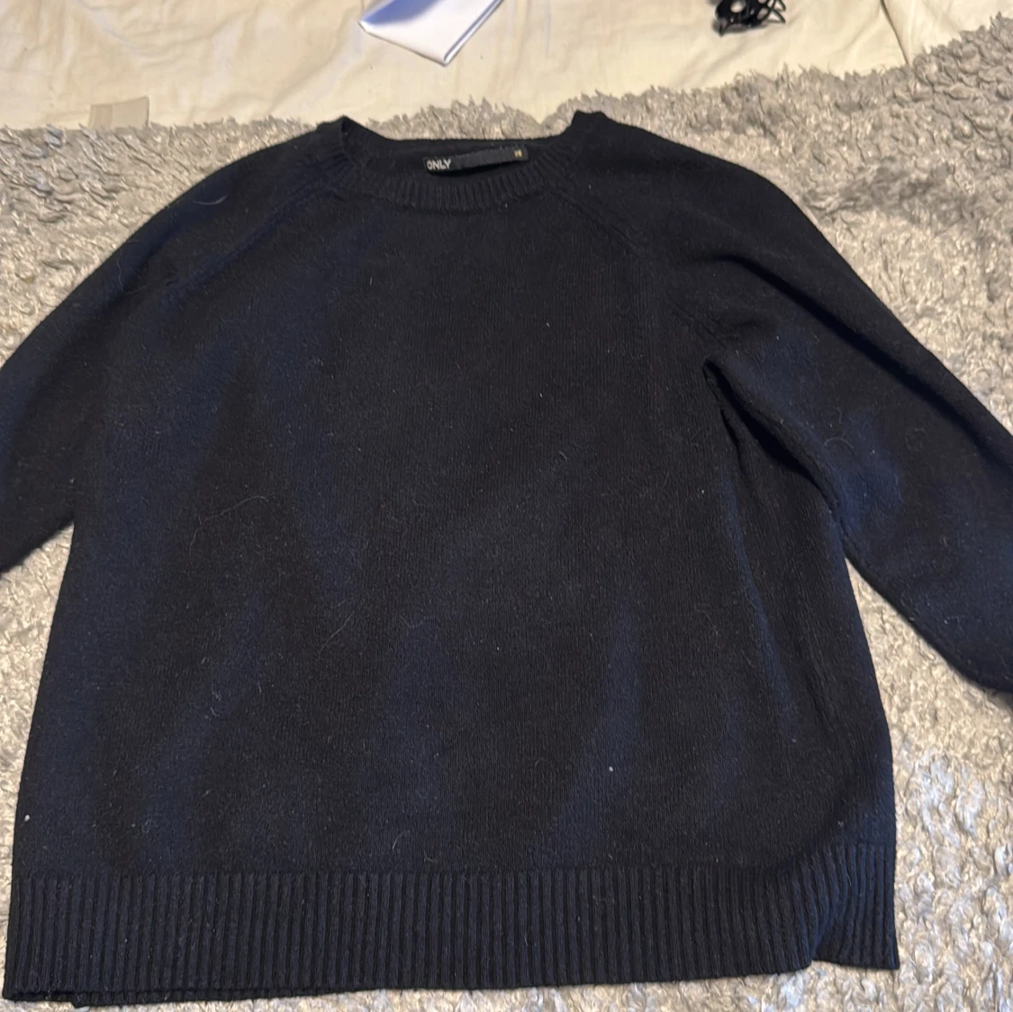 Svart stickad tröja från ONLY