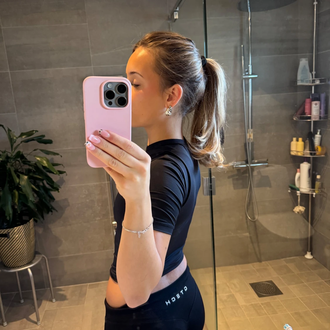 svart träningströja - 1